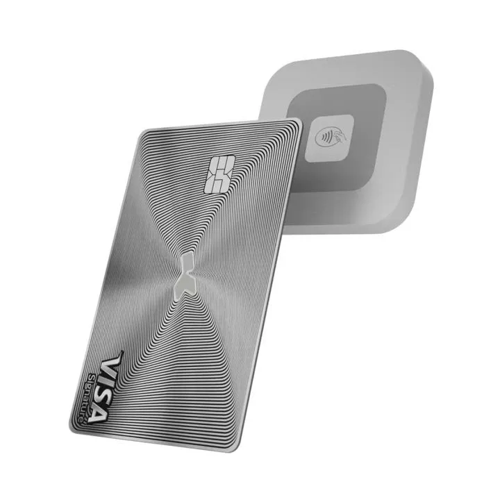 Karta Visa card with mobile payment support